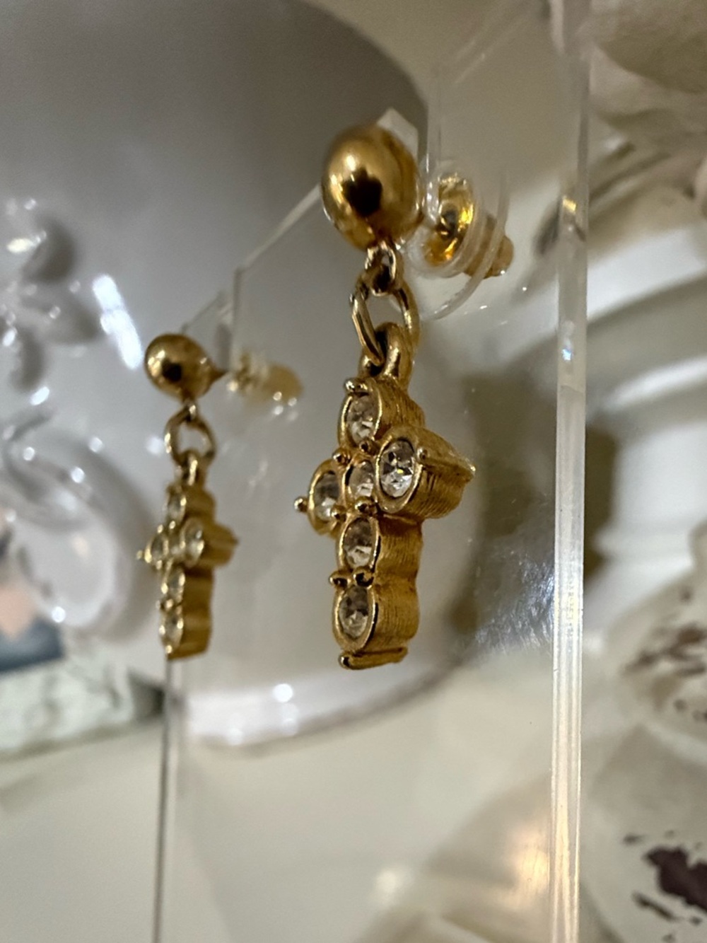 Vintage Gold Avon Cross Dangle Earrings - Picture 6 of 8